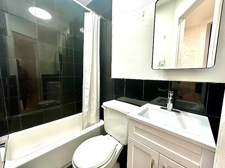 545 E 5th St #1 — Photo 5