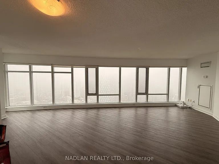 210 Victoria St #3901 — Photo 4