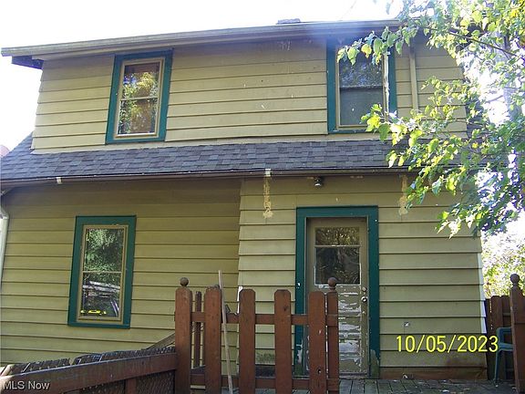 2nd image of 2631 Somerset St SE