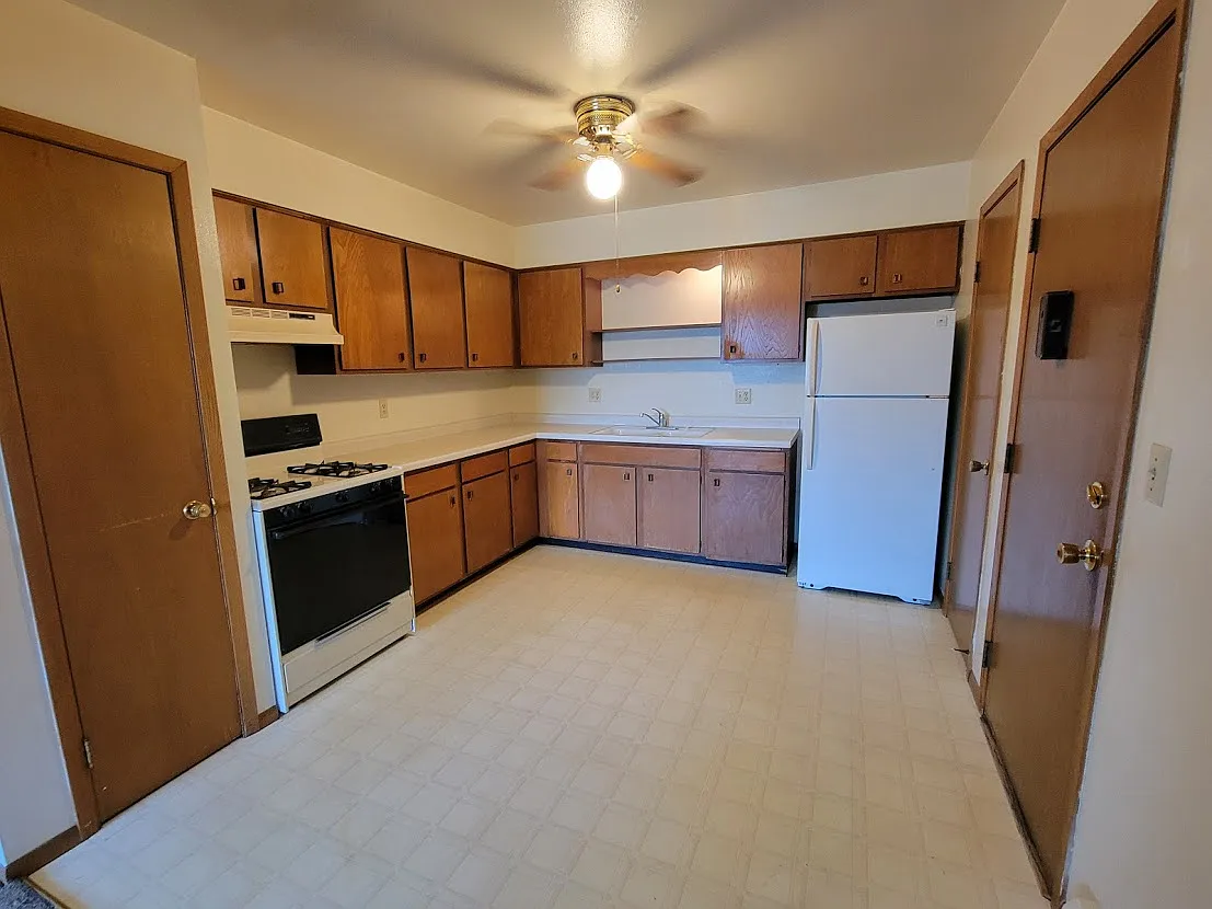 2 bed, 750 sqft, $1,100 — Photo 1