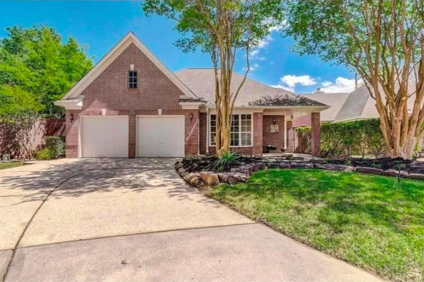 3 bed, 2.5 bath, 2620 sqft, $2,875 — Photo 2