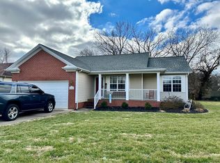 220 Dempsey Dr, Hopkinsville, KY 42240