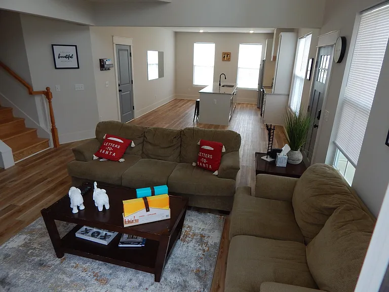 233 Marshland Ln — Photo 11