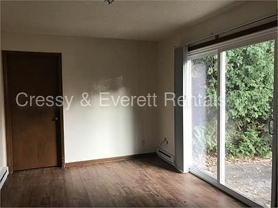 3rd image of 2266 Welch Dr
