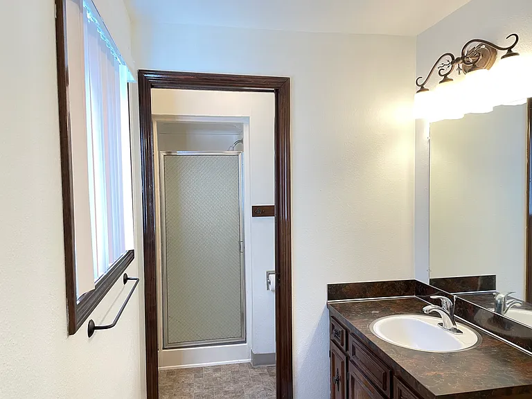 6308 Woodlawn Dr NE — Photo 5