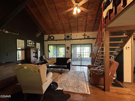 4th image of 1450 Cabin Way
