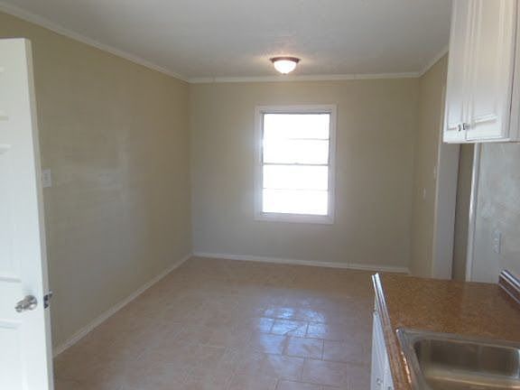 4th image of 4922 Richfield Ln