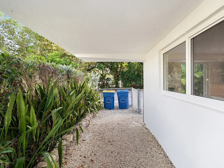 Bougainvillea St — Photo 21