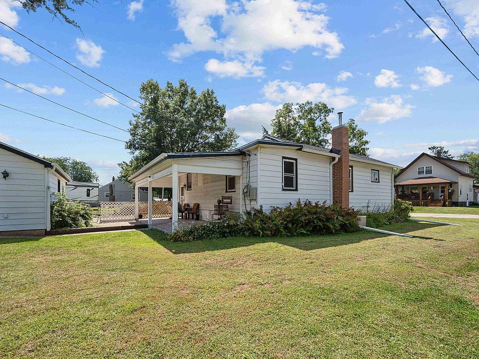 1st image of 702 Eaton St