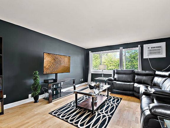 5th image of 8816 Briar Ct APT 2A