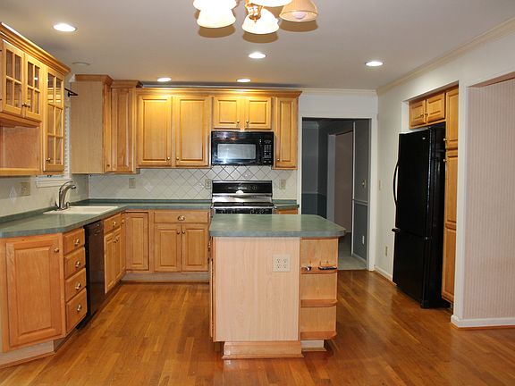 4th image of 10734 Wellerwoods Dr