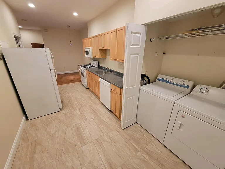 23 Tufts St #1 — Photo 4