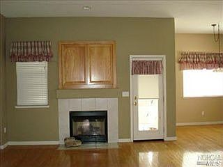 4th image of 1528 Mariposa Way