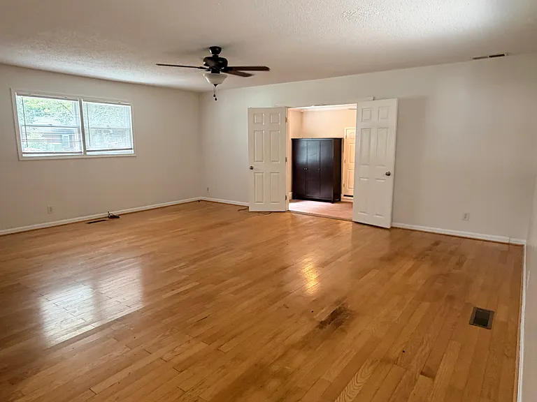 1709 Oak Hill Dr — Photo 7