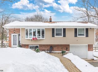 5 Winding Way, Andover Twp., NJ 07821