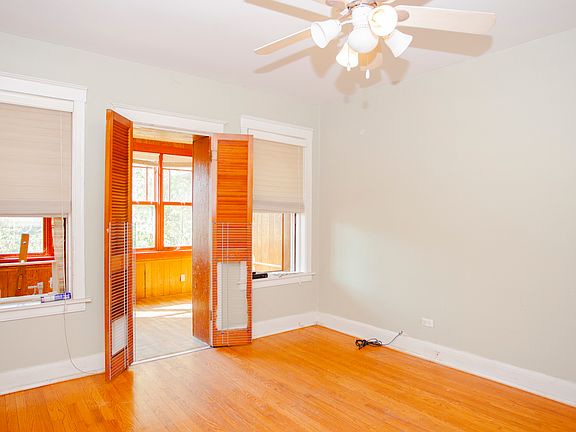 4th image of 4938 N Rockwell St