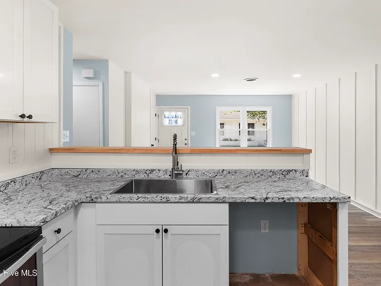 4211 Peachtree Ave — Photo 5