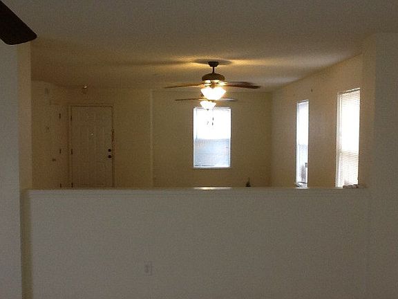 3rd image of 2905 Regency