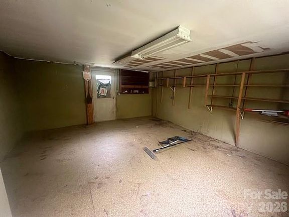 4th image of 733 Clark Swift Rd