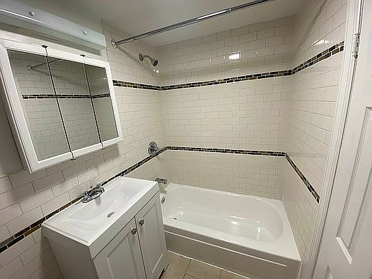 4th image of 200 E 119th St APT 2d