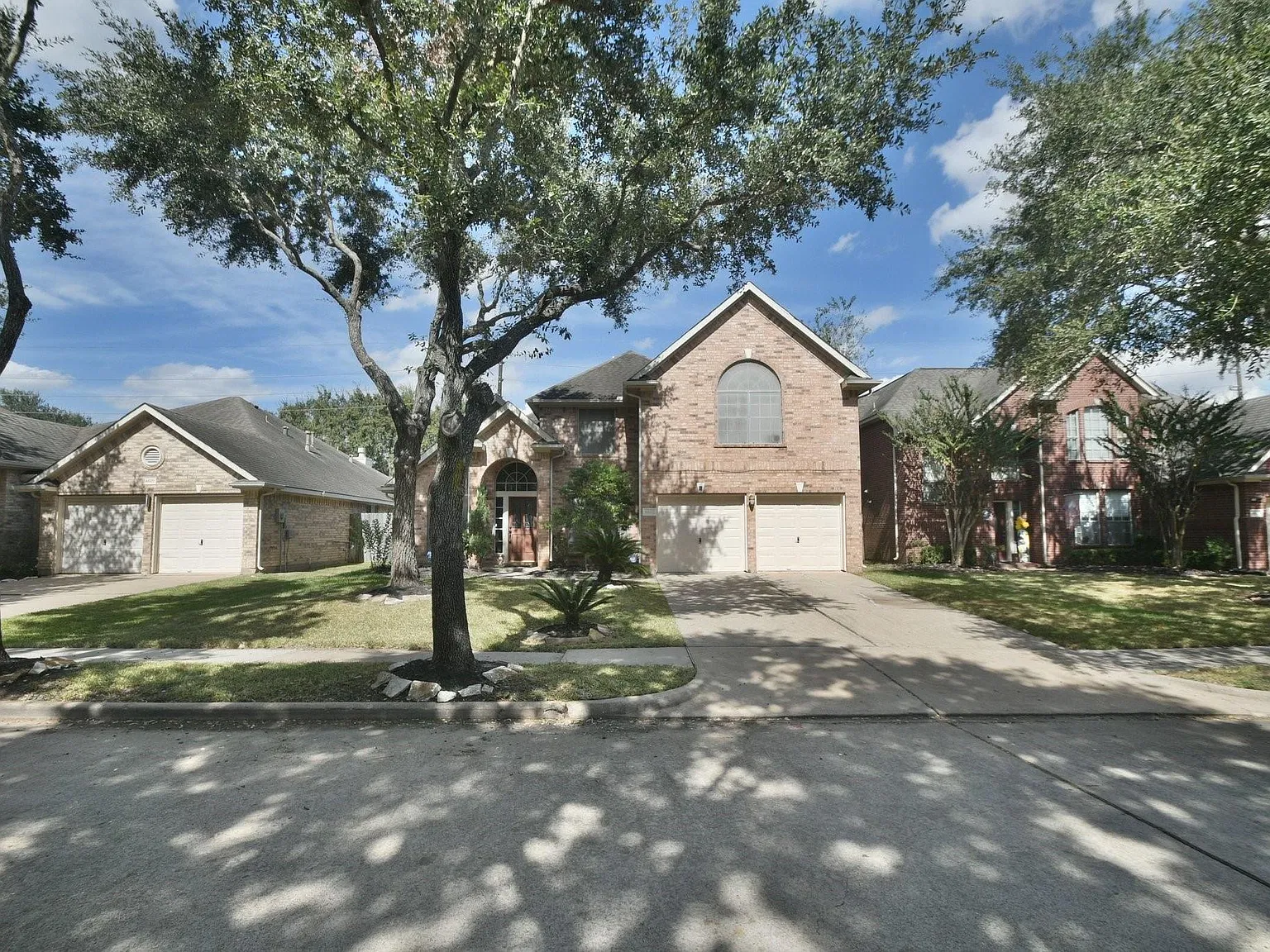 4 bed, 2.5 bath, 2244 sqft, $2,500 — Photo 4