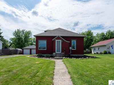 908 3rd St SW, Waseca, MN, 56093