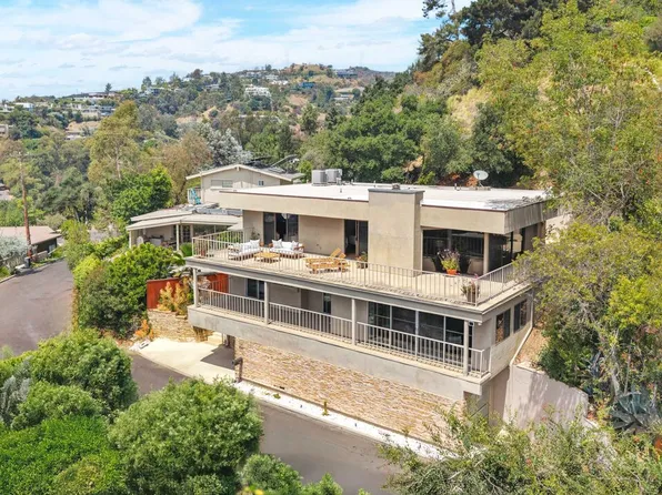 966 Bluegrass Ln, Los Angeles, CA 90049