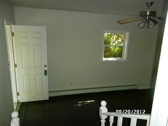 4th image of 187 Maple Ave