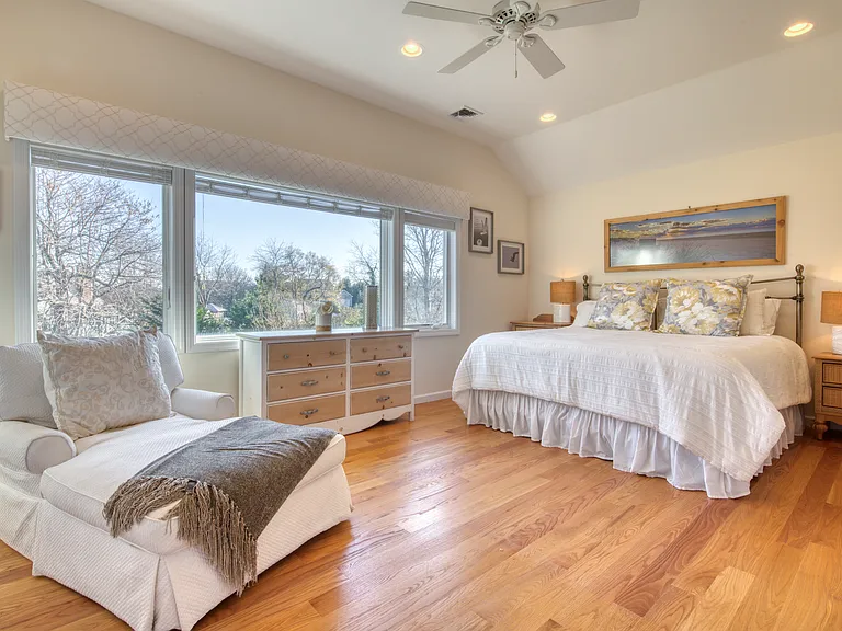 18 Fairview Ave — Photo 8