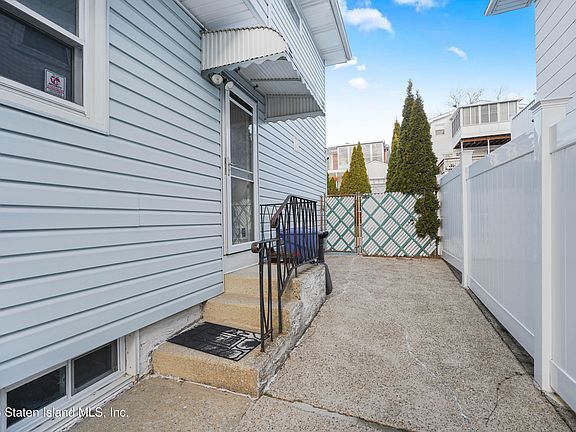 2nd image of 131 Maybury Ave
