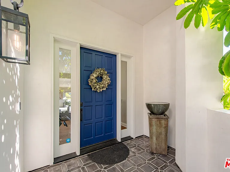28935 W Beach Ln — Photo 9