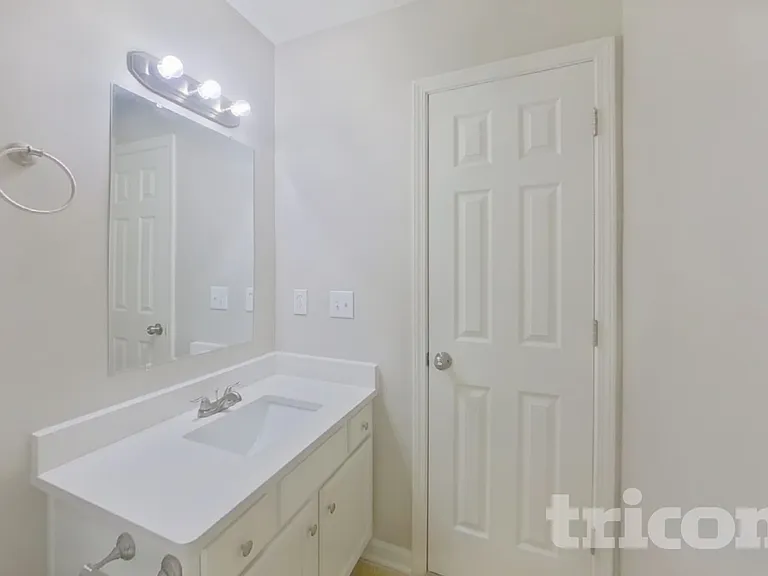7145 Streator Ct — Photo 18