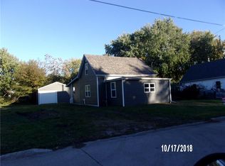 814 E 9th St N, Newton, IA 50208