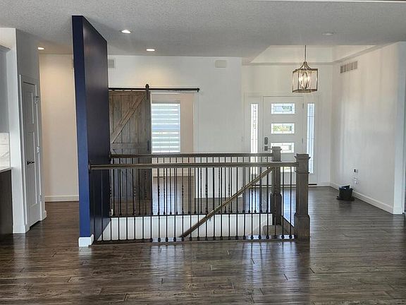 4th image of 7046 Saint Ann Dr