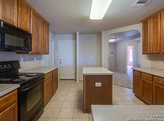 2nd image of 1006 Magnolia Fld