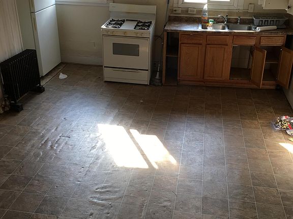 5th image of 301 N Bromley Ave #2