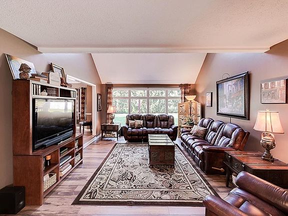 5th image of 7268 Lombardi Dr