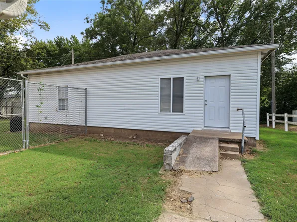 208 E 3rd St, Skiatook, OK 74070