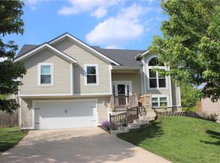 21412 W 52nd St, Shawnee, KS 66218
