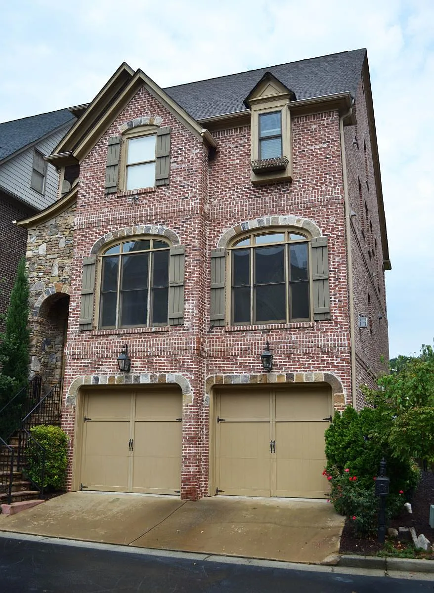 Amazing house on quiet, gated street - 1125 Park Overlook Dr NE