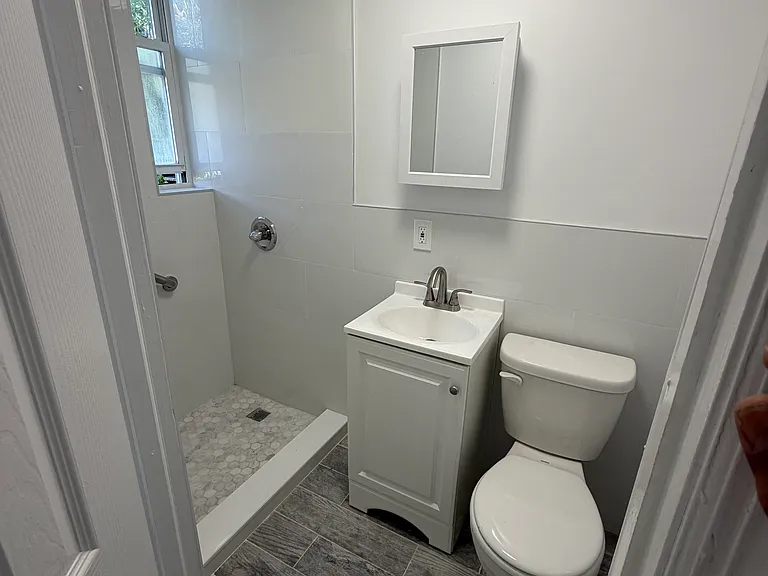 564 Morgan Ave #3L — Photo 3