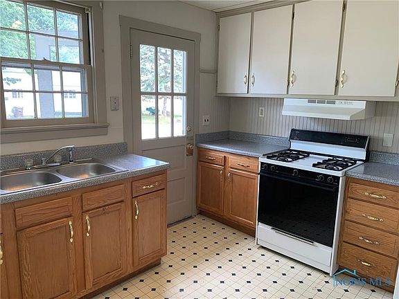 4th image of 533 Columbia St