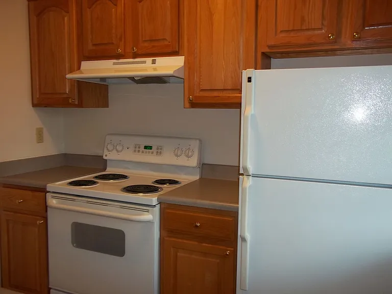 Windsor Gardens Apartments — Photo 45