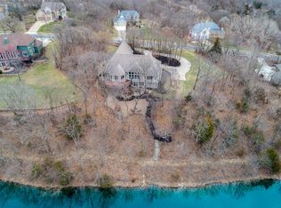6404 Gladstone Dr, Shawnee, KS 66218