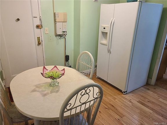 5th image of 101 Ellwood Ave #7K