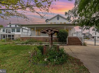 7862 Bodkin View Dr, Pasadena, MD 21122