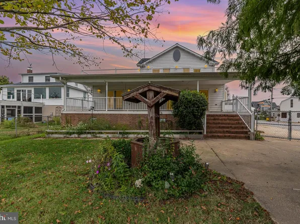 7862 Bodkin View Dr, Pasadena, MD 21122