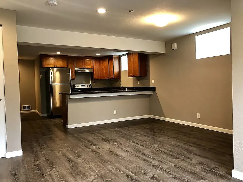 2505 Yale Ave E #4
