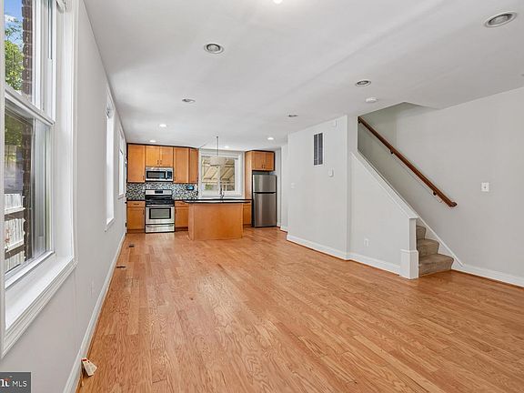 5th image of 1688 Fort Dupont St SE