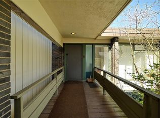 90 E Woodland Rd, Pittsburgh, PA 15232